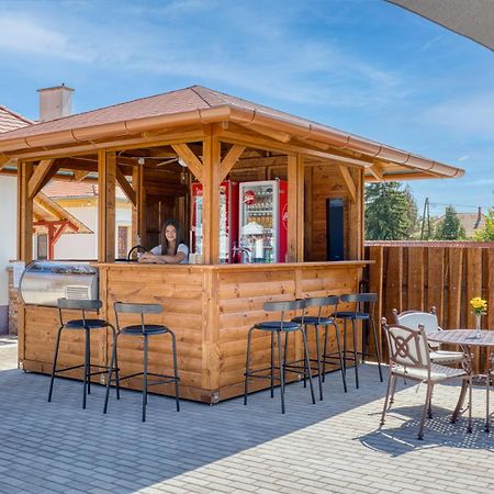 Bed and Breakfast 100 Eves Fogado Szatymaz Zewnętrze zdjęcie