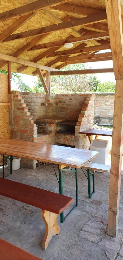 Bed and Breakfast 100 Eves Fogado Szatymaz Zewnętrze zdjęcie