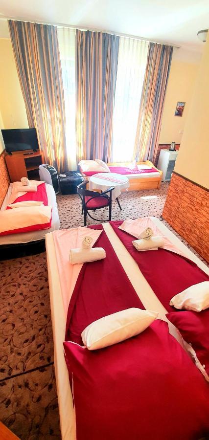 Bed and Breakfast 100 Eves Fogado Szatymaz Zewnętrze zdjęcie