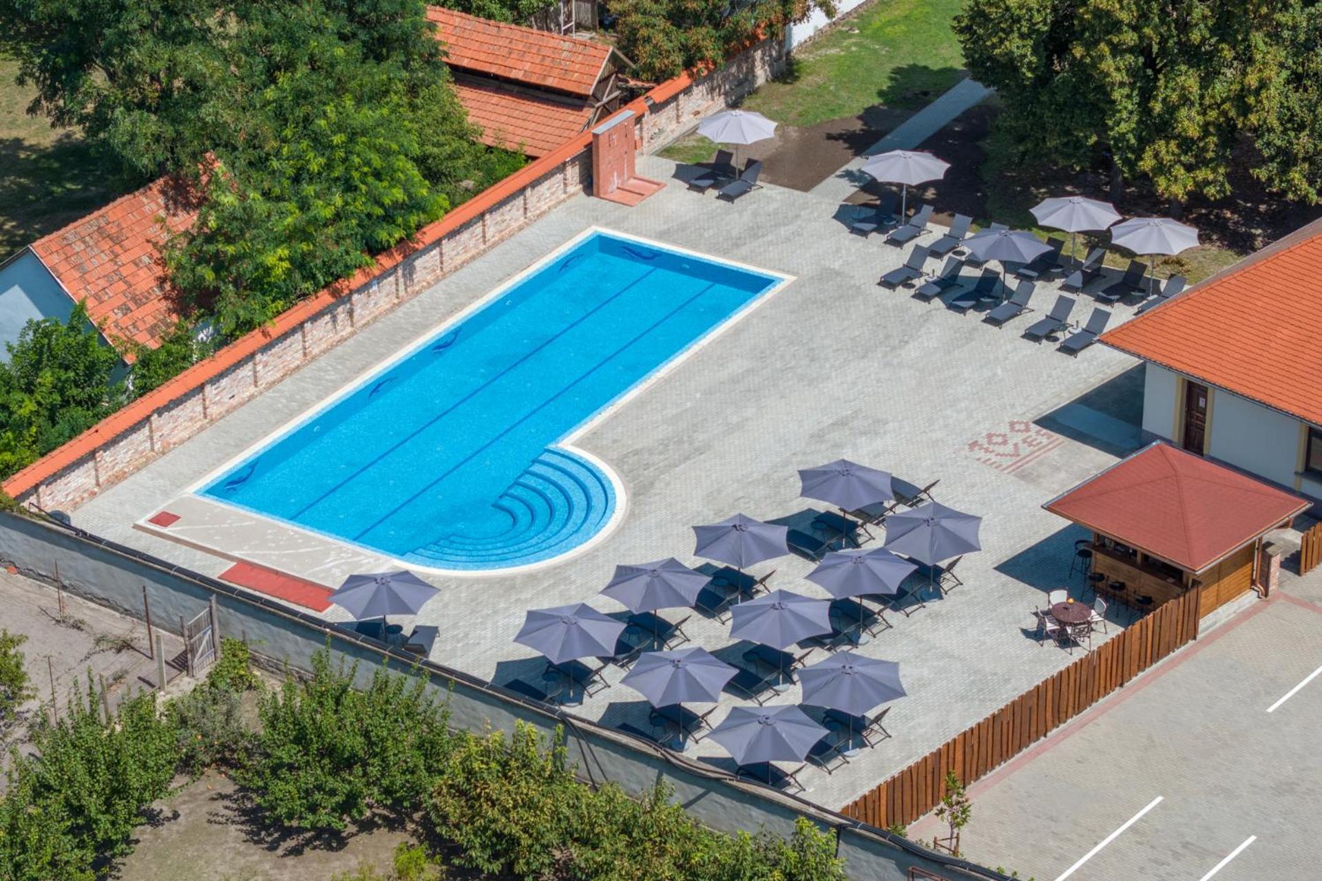 Bed and Breakfast 100 Eves Fogado Szatymaz Zewnętrze zdjęcie