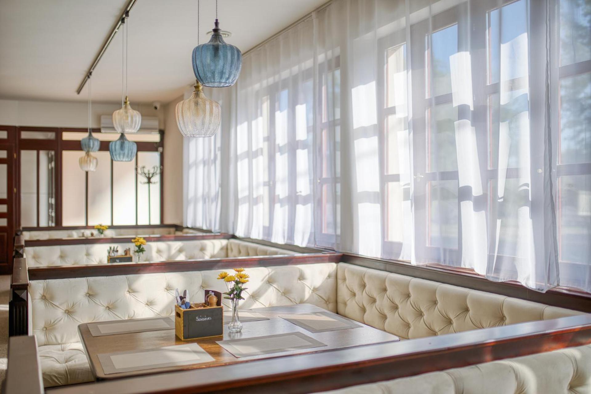 Bed and Breakfast 100 Eves Fogado Szatymaz Zewnętrze zdjęcie