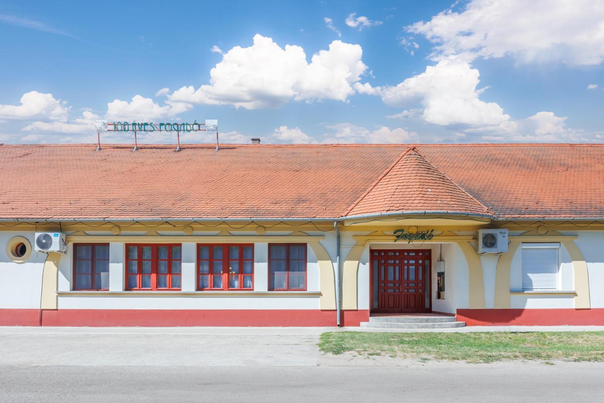 Bed and Breakfast 100 Eves Fogado Szatymaz Zewnętrze zdjęcie