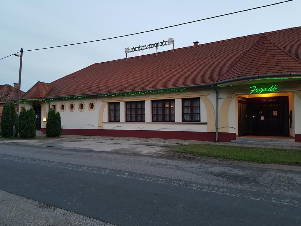 Bed and Breakfast 100 Eves Fogado Szatymaz Zewnętrze zdjęcie