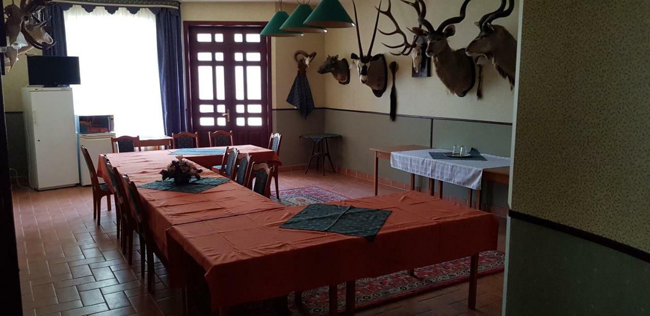 Bed and Breakfast 100 Eves Fogado Szatymaz Zewnętrze zdjęcie